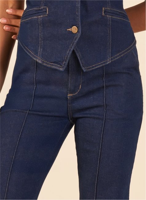 calca jeans com corte alfaiataria 2