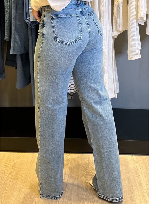 calca jeans reta clara 1
