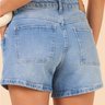 short jeans claro com cintura alta e detalhe frontal 2