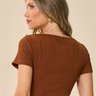 blusa decote canoa ombro a ombro